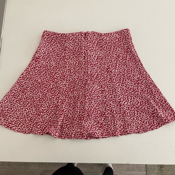 American Eagle Red Floral Skirt (size 0) - Picture 4 of 7